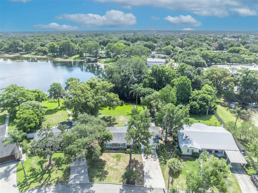 1009 Lake Bell Drive Winter Park FL 32789