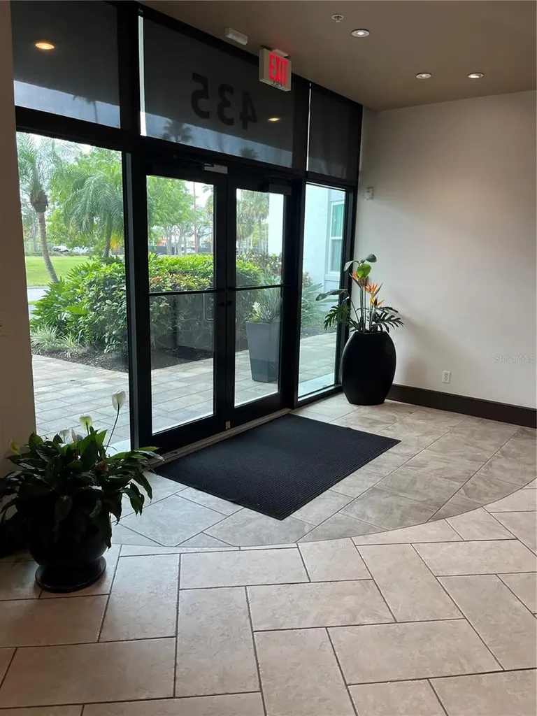 435 S Gulfstream Avenue Sarasota FL 34236
