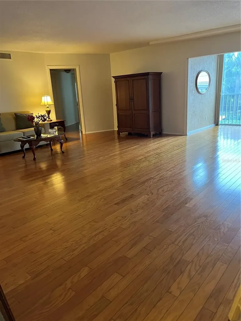 435 S Gulfstream Avenue Sarasota FL 34236