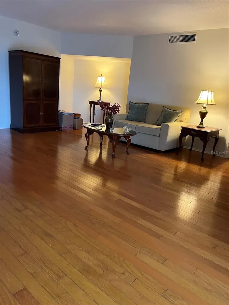435 S Gulfstream Avenue Sarasota FL 34236