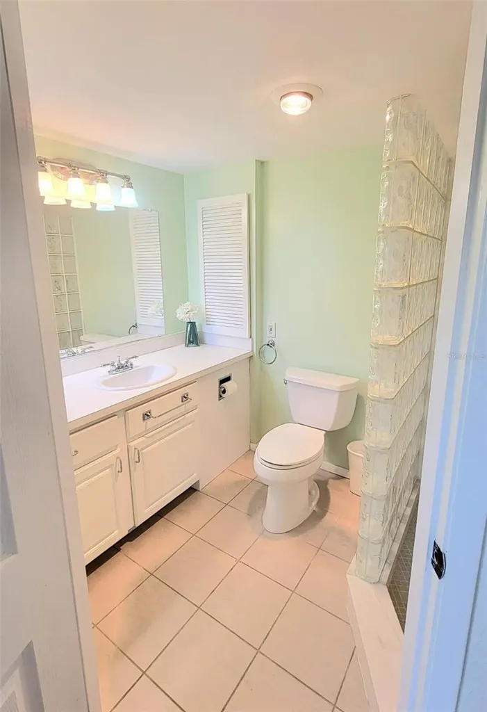 435 S Gulfstream Avenue Sarasota FL 34236