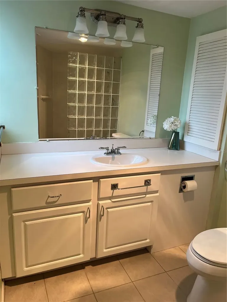 435 S Gulfstream Avenue Sarasota FL 34236