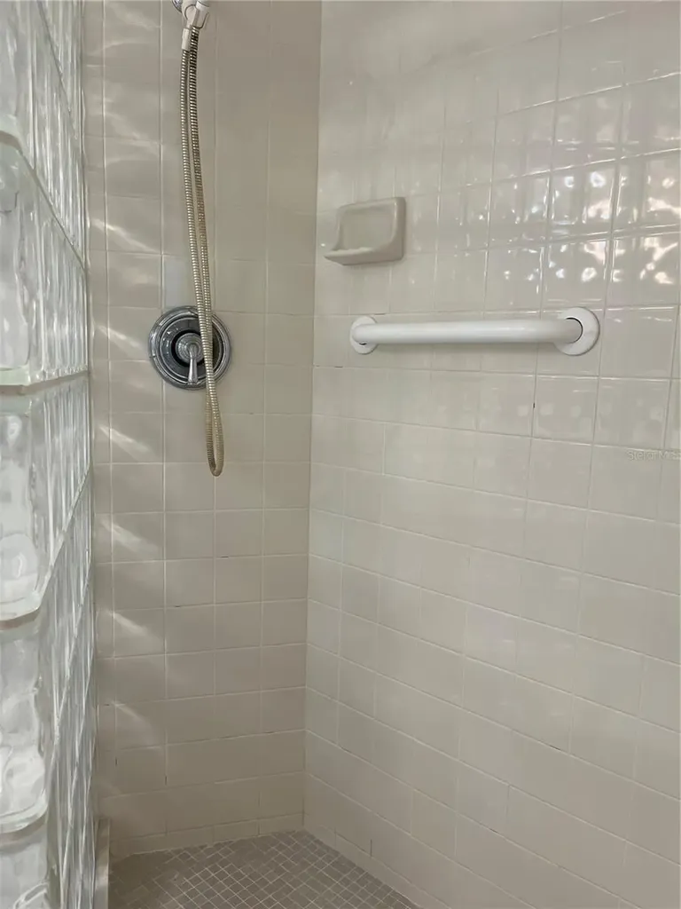 435 S Gulfstream Avenue Sarasota FL 34236