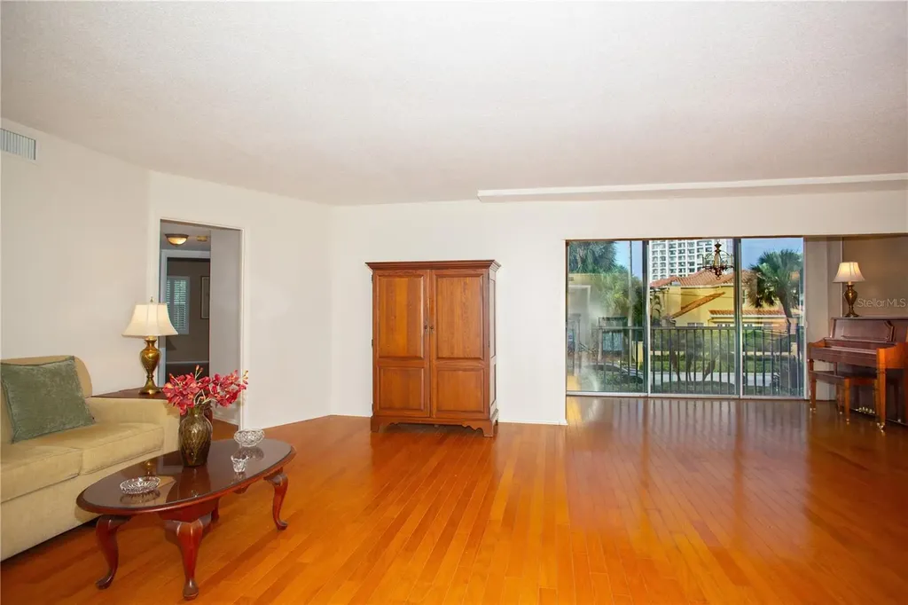 435 S Gulfstream Avenue Sarasota FL 34236