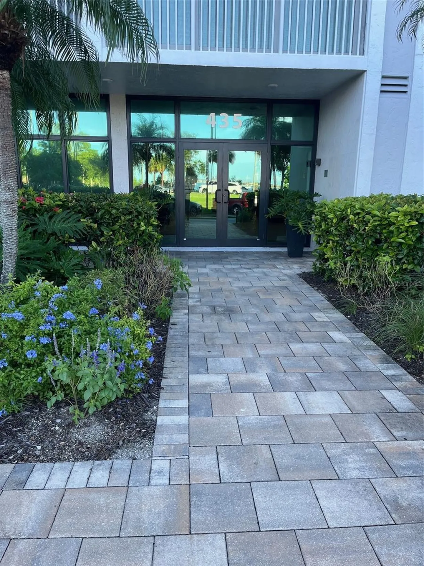 435 S Gulfstream Avenue Sarasota FL 34236