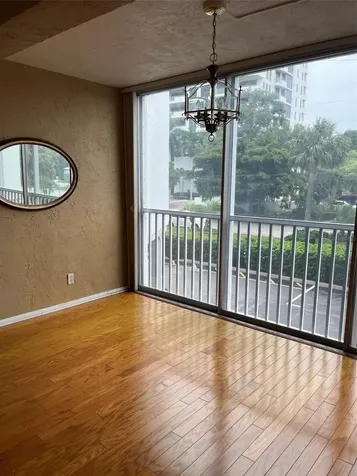 435 S Gulfstream Avenue Sarasota FL 34236