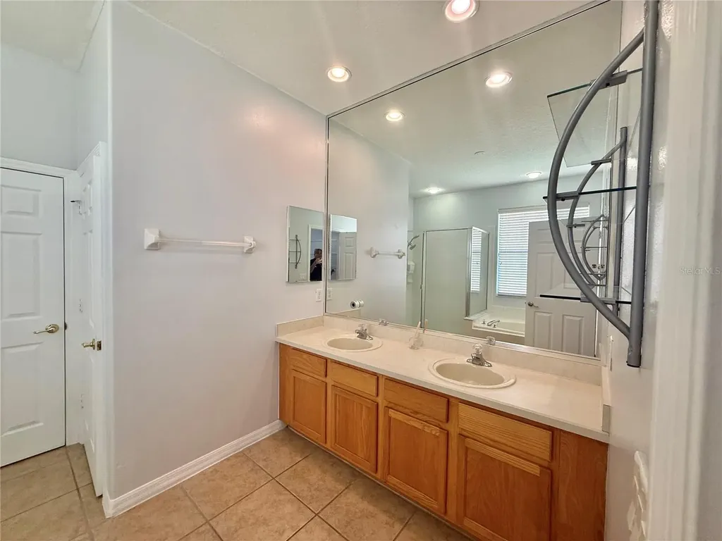 10142 Silmarien Street Orlando FL 32825