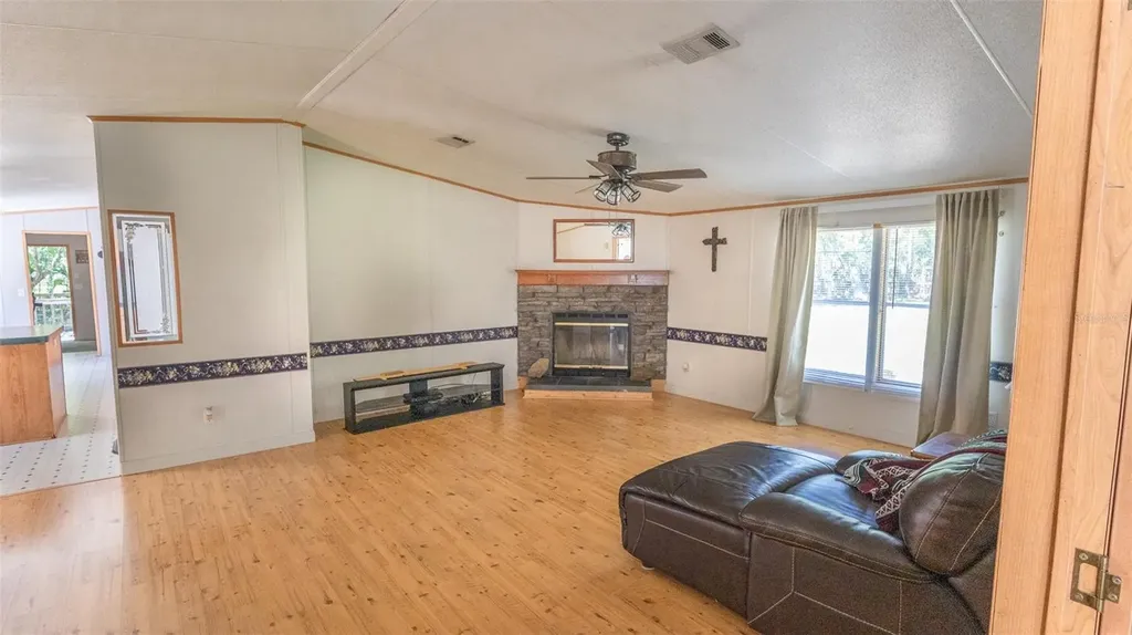 17824 NE 143rd Terrace Waldo FL 32694