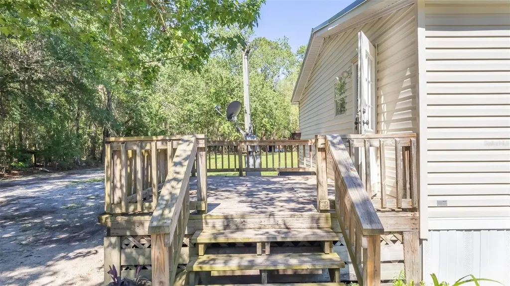 17824 NE 143rd Terrace Waldo FL 32694
