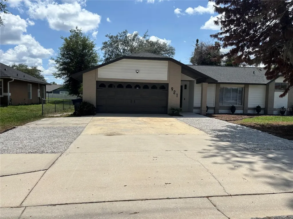 921 Fort Smith Boulevard Deltona FL 32738