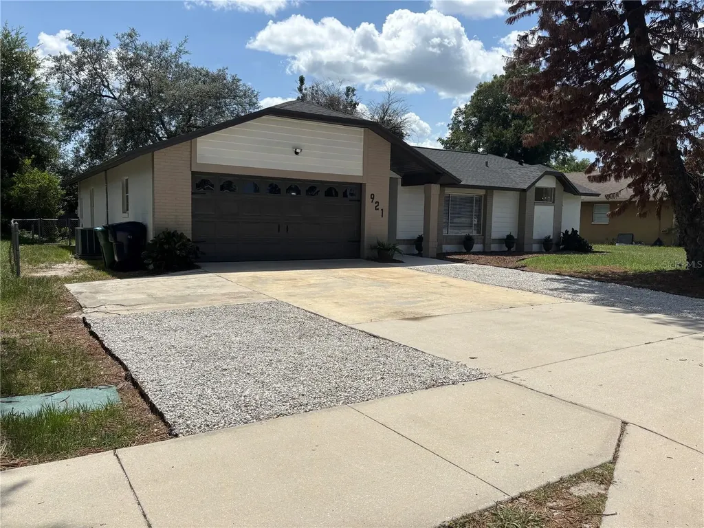 921 Fort Smith Boulevard Deltona FL 32738