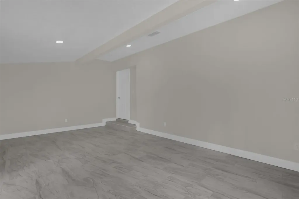 26716 Fishermans Road Paisley FL 32767