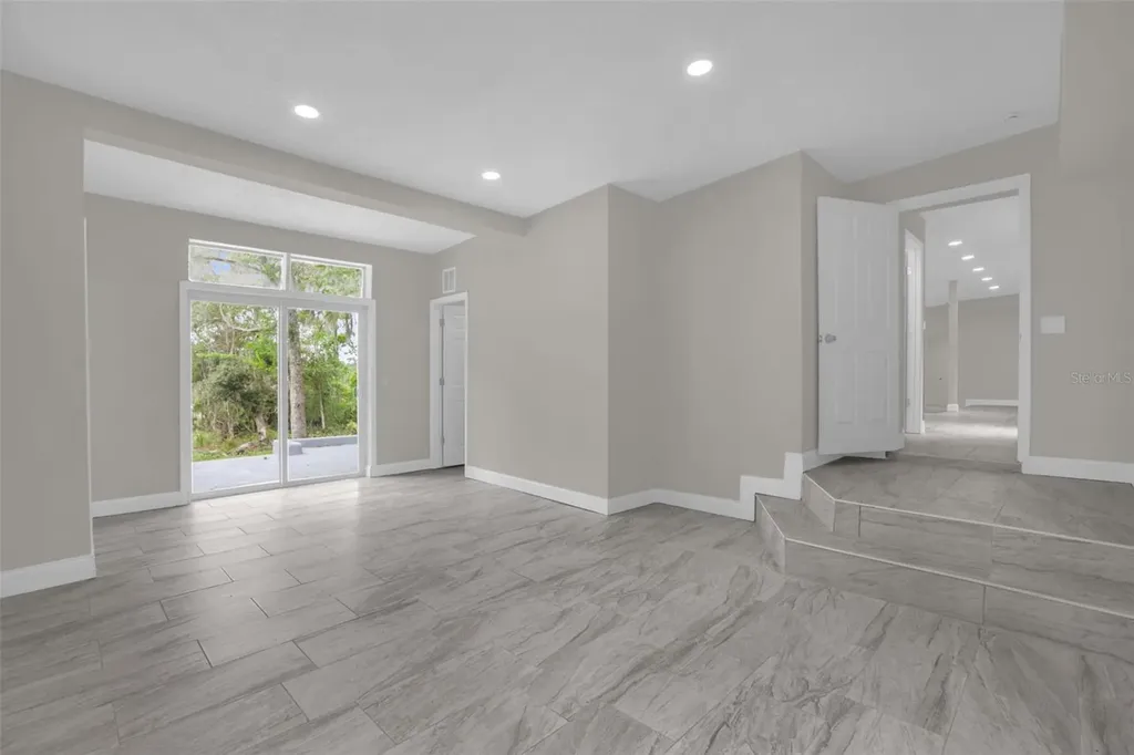 26716 Fishermans Road Paisley FL 32767