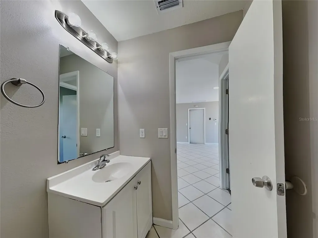 Bradenton FL 34209