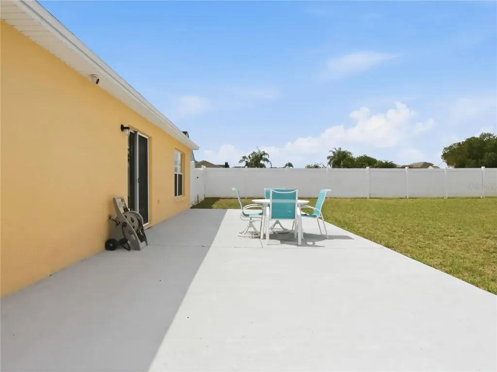 5553 Moon Valley Drive Lakeland FL 33812