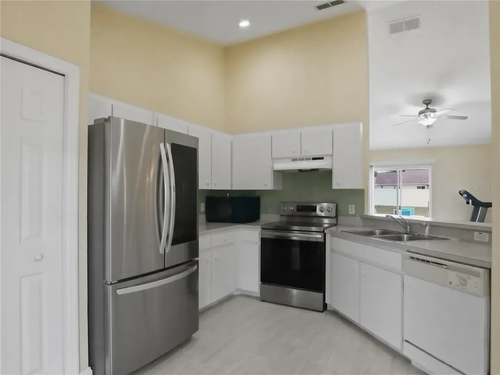 5553 Moon Valley Drive Lakeland FL 33812