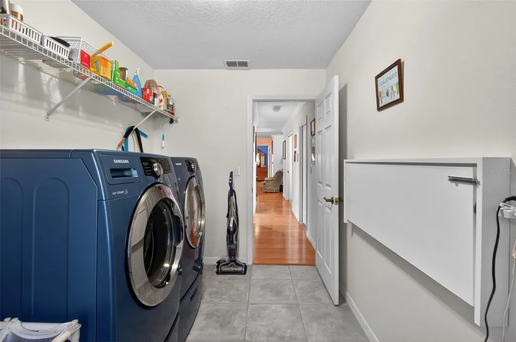 12293 Wolf Den Road Weeki Wachee FL 34614