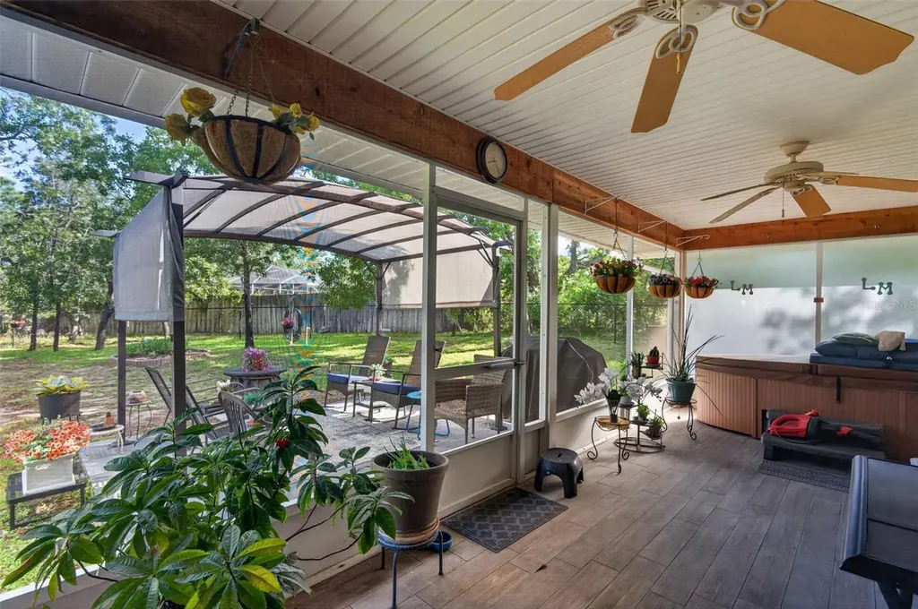 12293 Wolf Den Road Weeki Wachee FL 34614