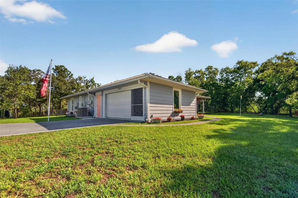 12293 Wolf Den Road Weeki Wachee FL 34614