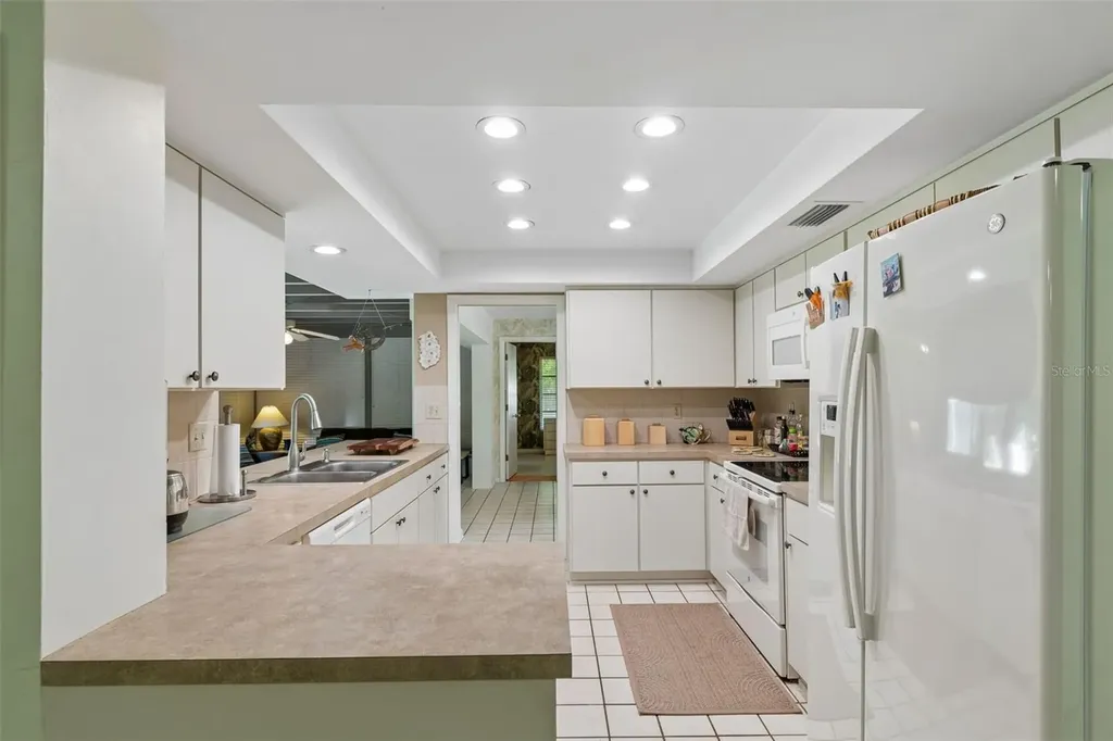 1251 Holiday Drive Tarpon Springs FL 34689