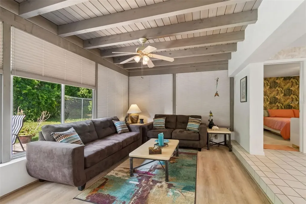 1251 Holiday Drive Tarpon Springs FL 34689