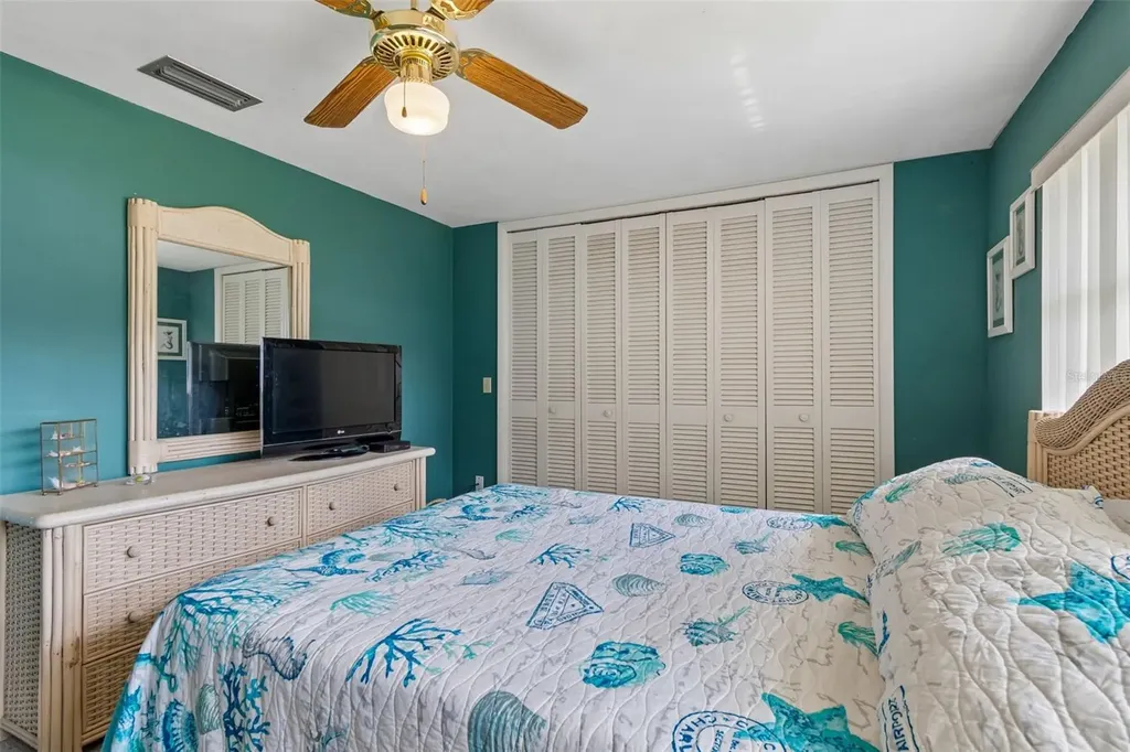 1251 Holiday Drive Tarpon Springs FL 34689
