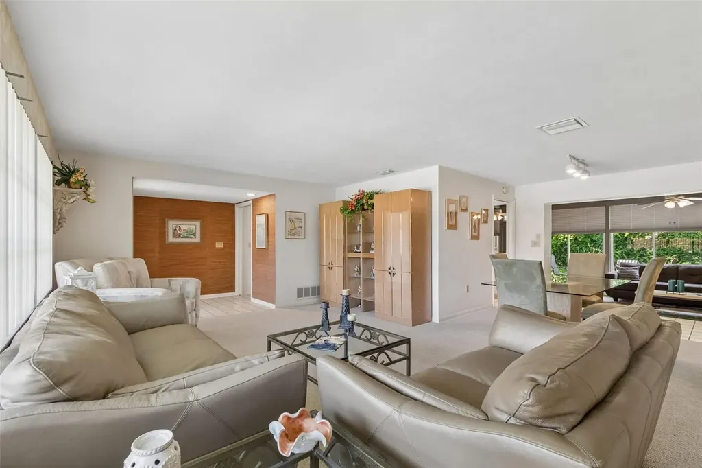 1251 Holiday Drive Tarpon Springs FL 34689