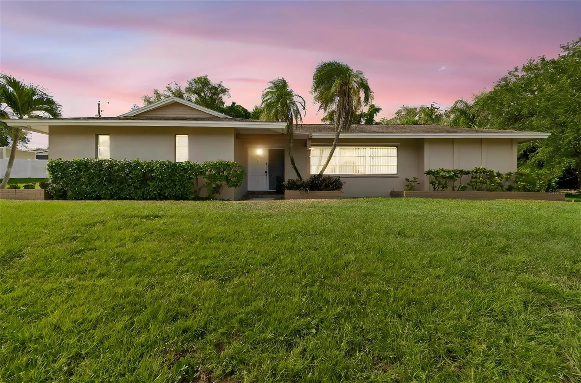 1251 Holiday Drive Tarpon Springs FL 34689