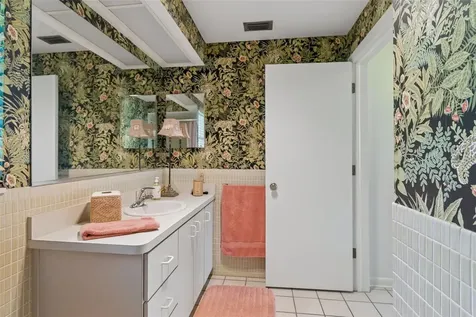 1251 Holiday Drive Tarpon Springs FL 34689