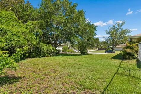 1251 Holiday Drive Tarpon Springs FL 34689