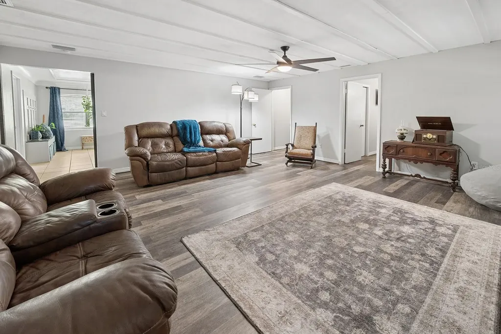 917 SW 2nd Avenue Trenton FL 32693