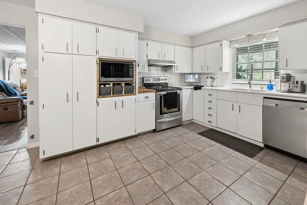 917 SW 2nd Avenue Trenton FL 32693