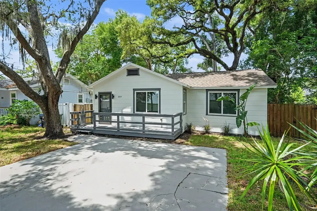 1804 E Comanche Avenue Tampa FL 33610