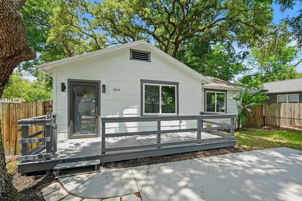 1804 E Comanche Avenue Tampa FL 33610