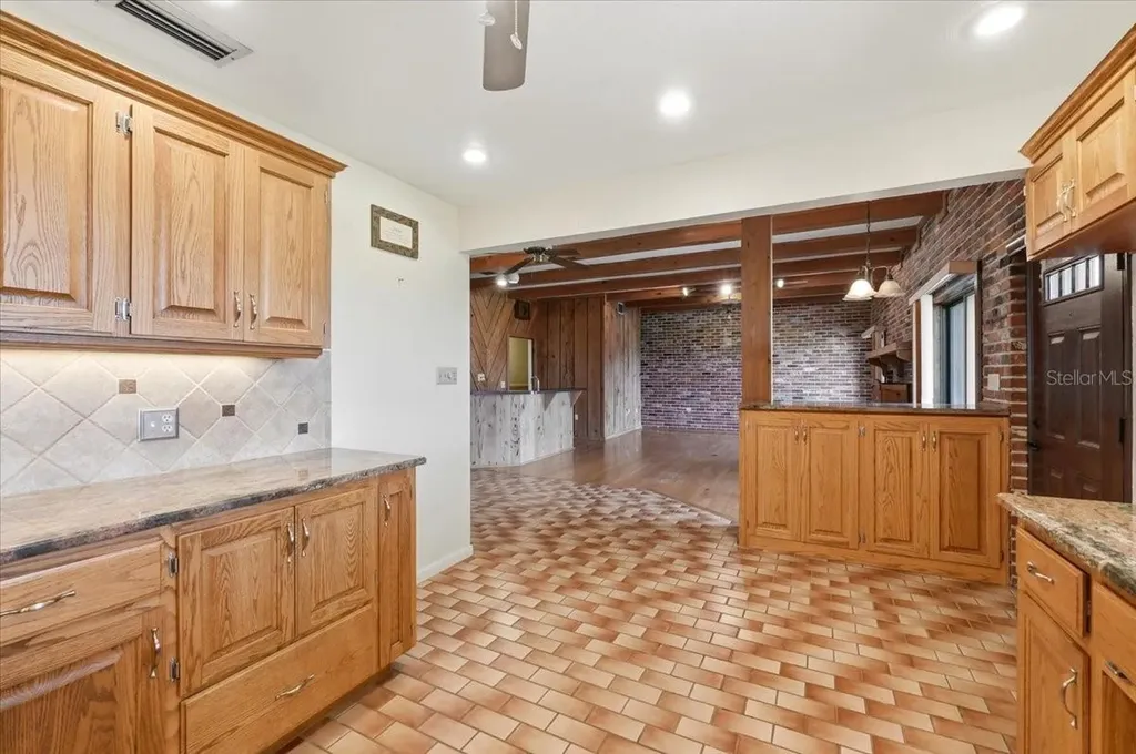 2731 State Road 557 Lake Alfred FL 33850