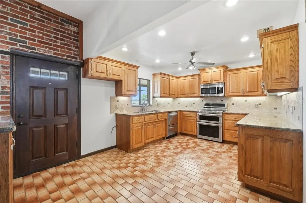 2731 State Road 557 Lake Alfred FL 33850