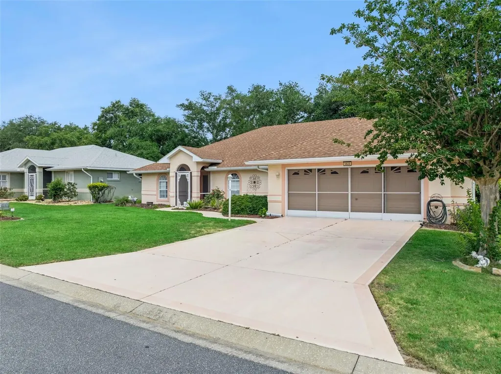 5825 Princess Caroline Place Leesburg FL 34748