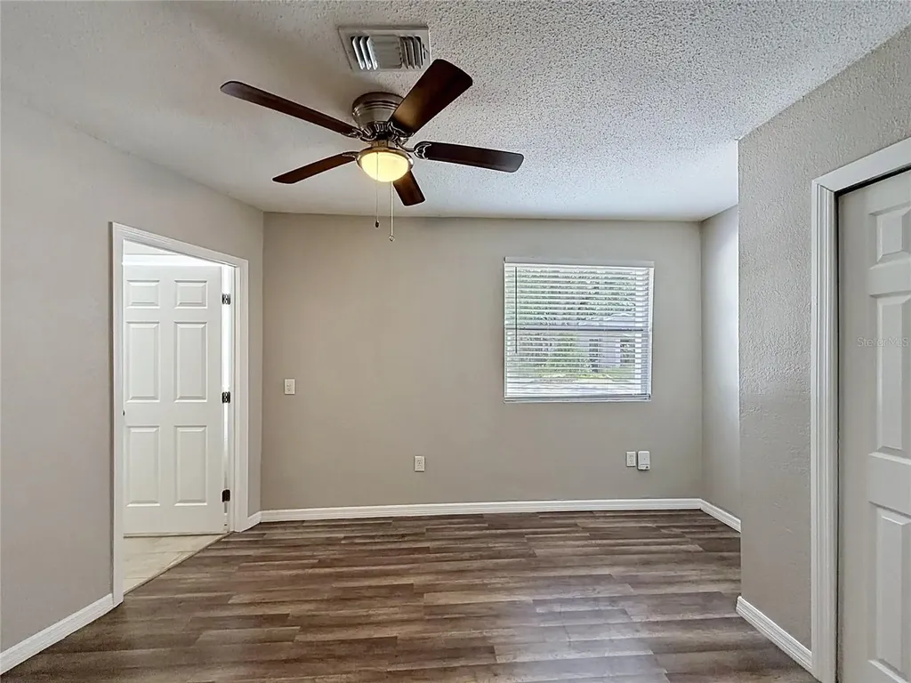 1913 W Hanna Avenue Tampa FL 33604
