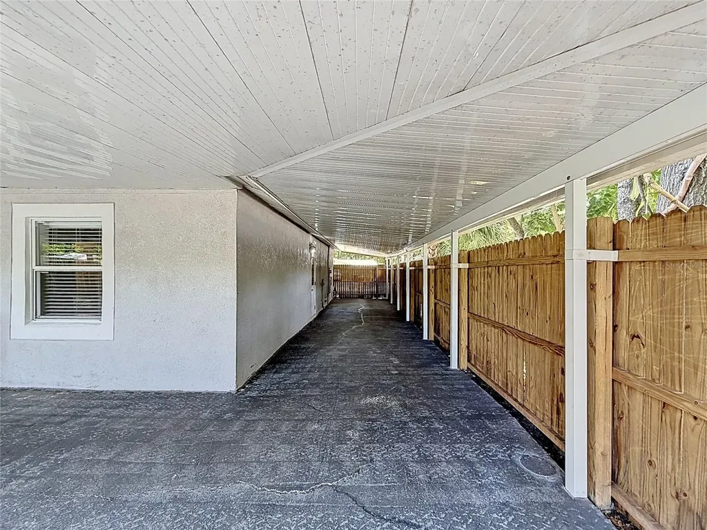 1913 W Hanna Avenue Tampa FL 33604