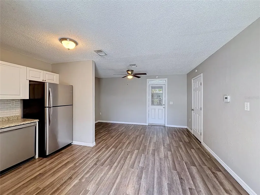 1913 W Hanna Avenue Tampa FL 33604