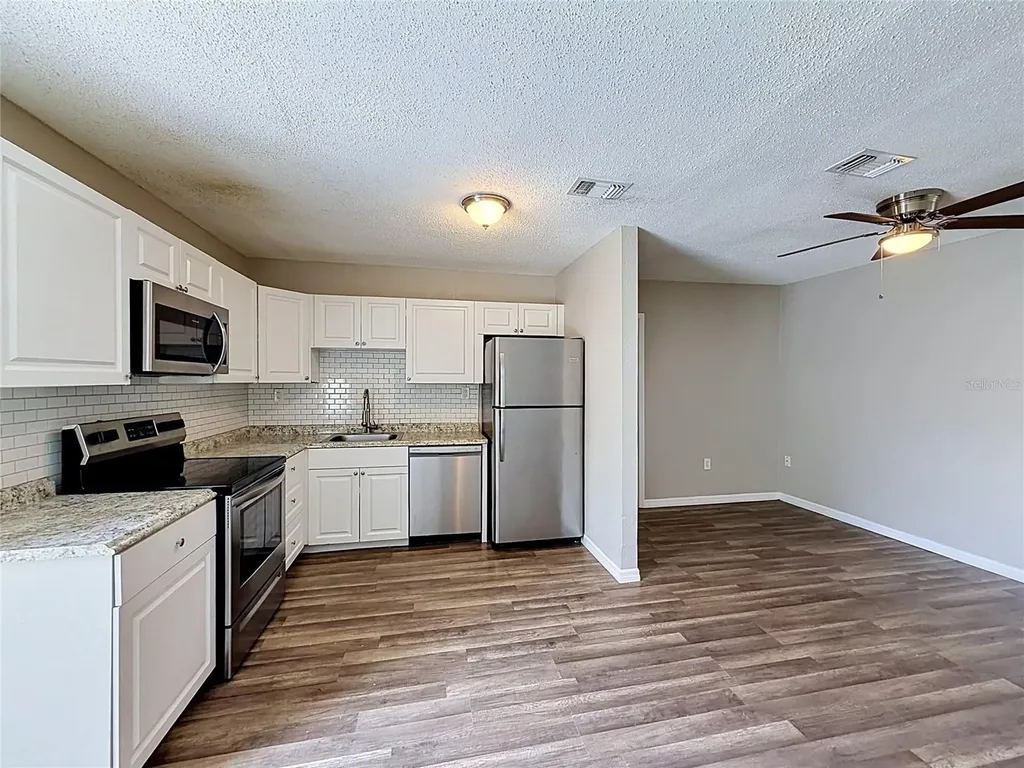 1913 W Hanna Avenue Tampa FL 33604