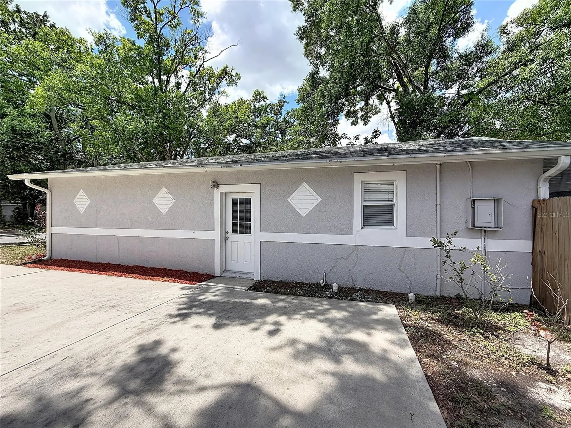 1913 W Hanna Avenue Tampa FL 33604