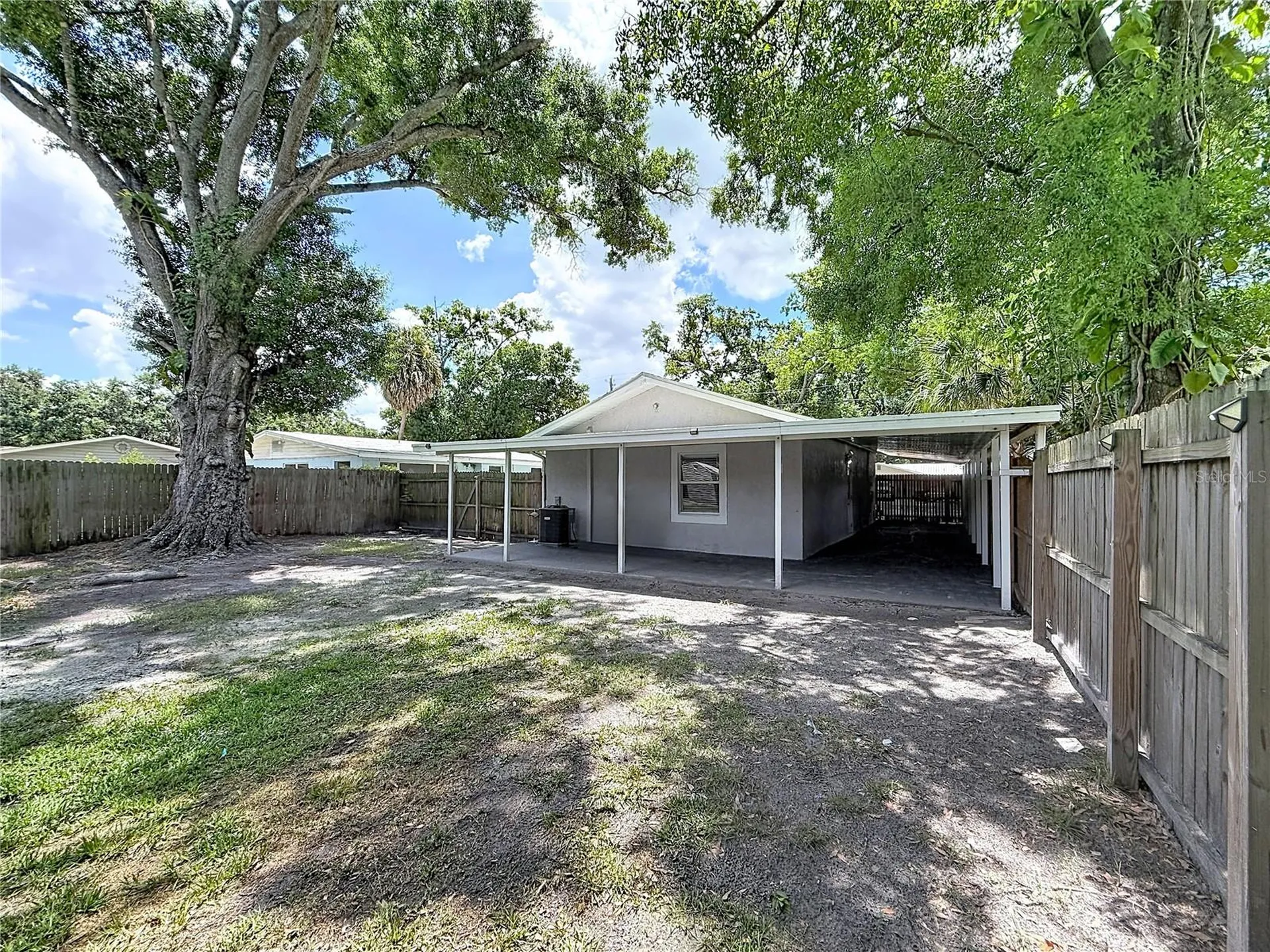 1913 W Hanna Avenue Tampa FL 33604