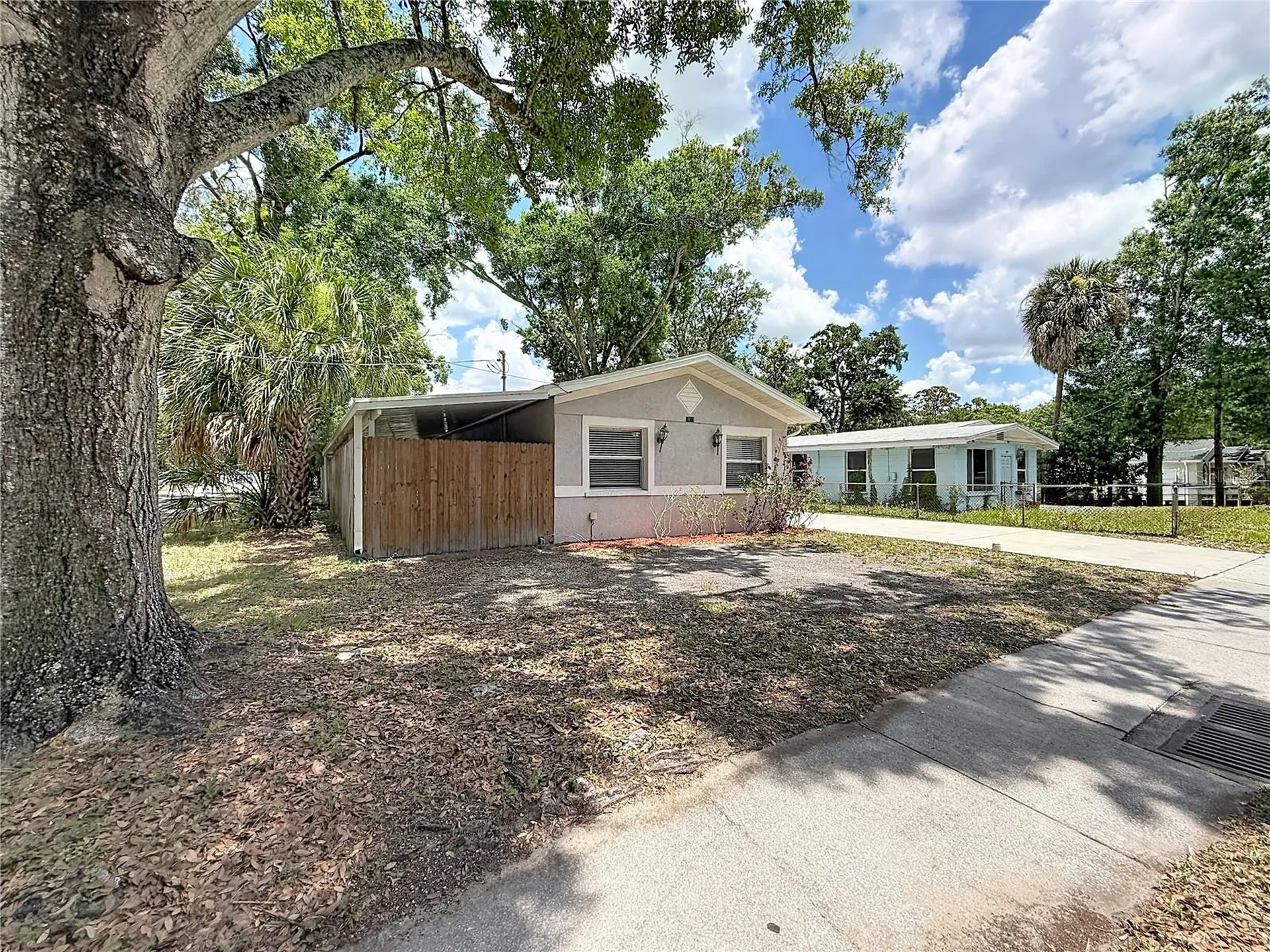 1913 W Hanna Avenue Tampa FL 33604