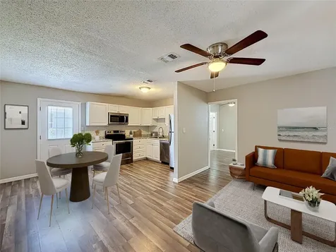 1913 W Hanna Avenue Tampa FL 33604