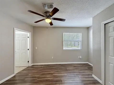 1913 W Hanna Avenue Tampa FL 33604