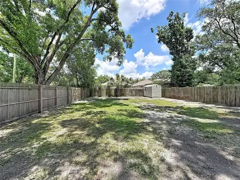 1913 W Hanna Avenue Tampa FL 33604