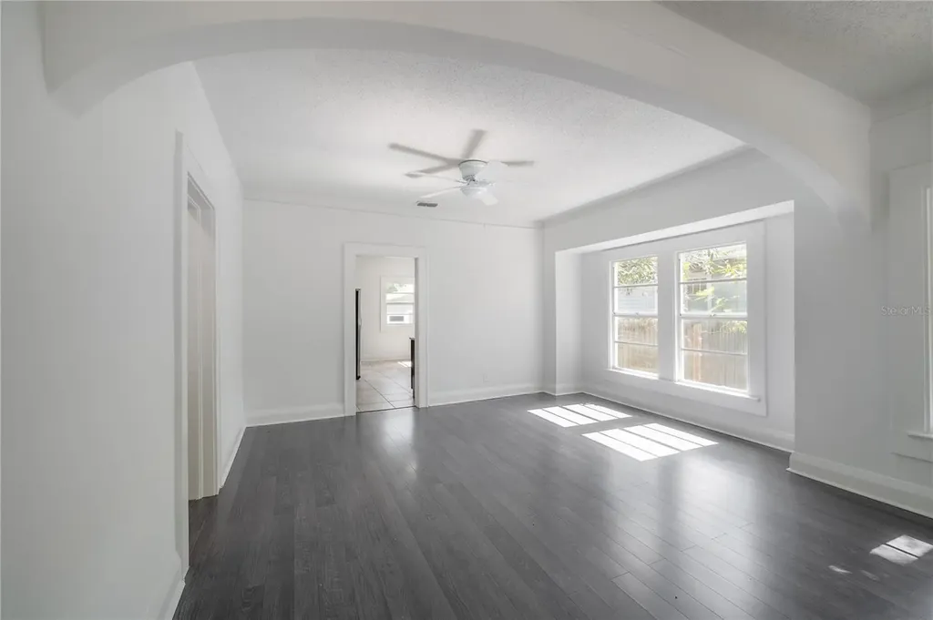 103 W North Bay Street Tampa FL 33603