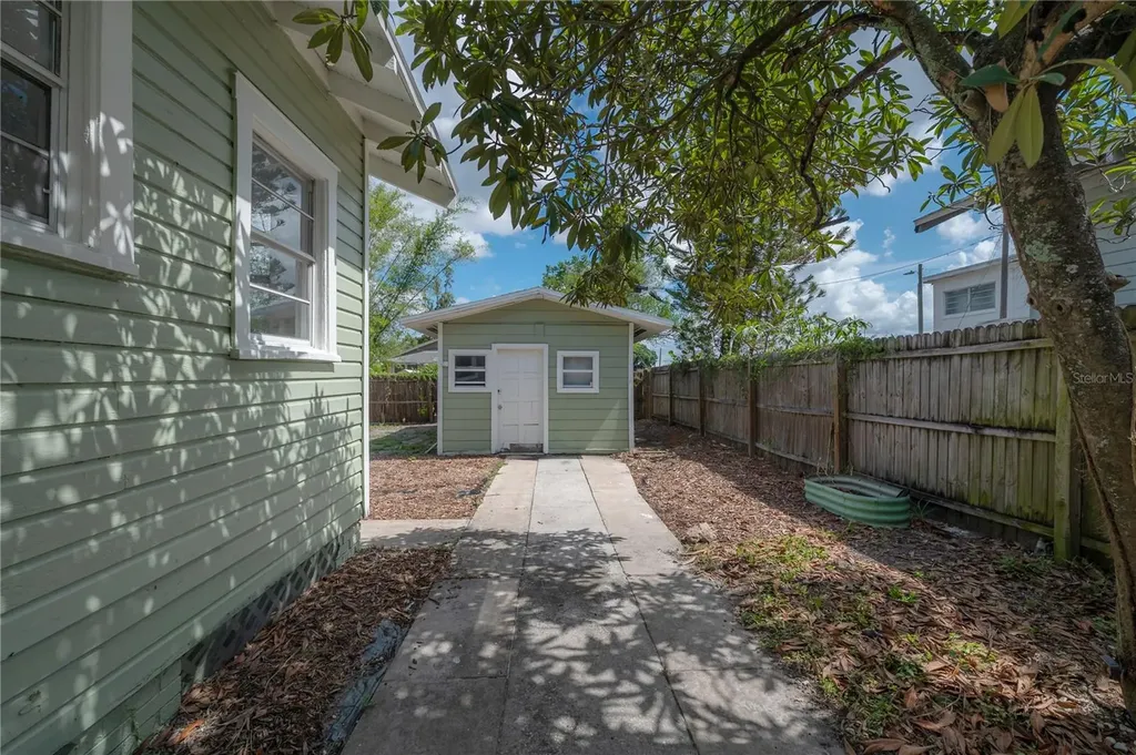 103 W North Bay Street Tampa FL 33603