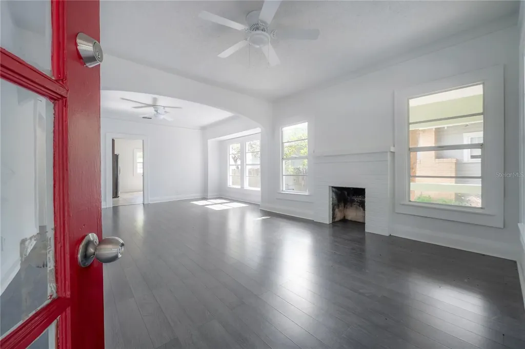 103 W North Bay Street Tampa FL 33603